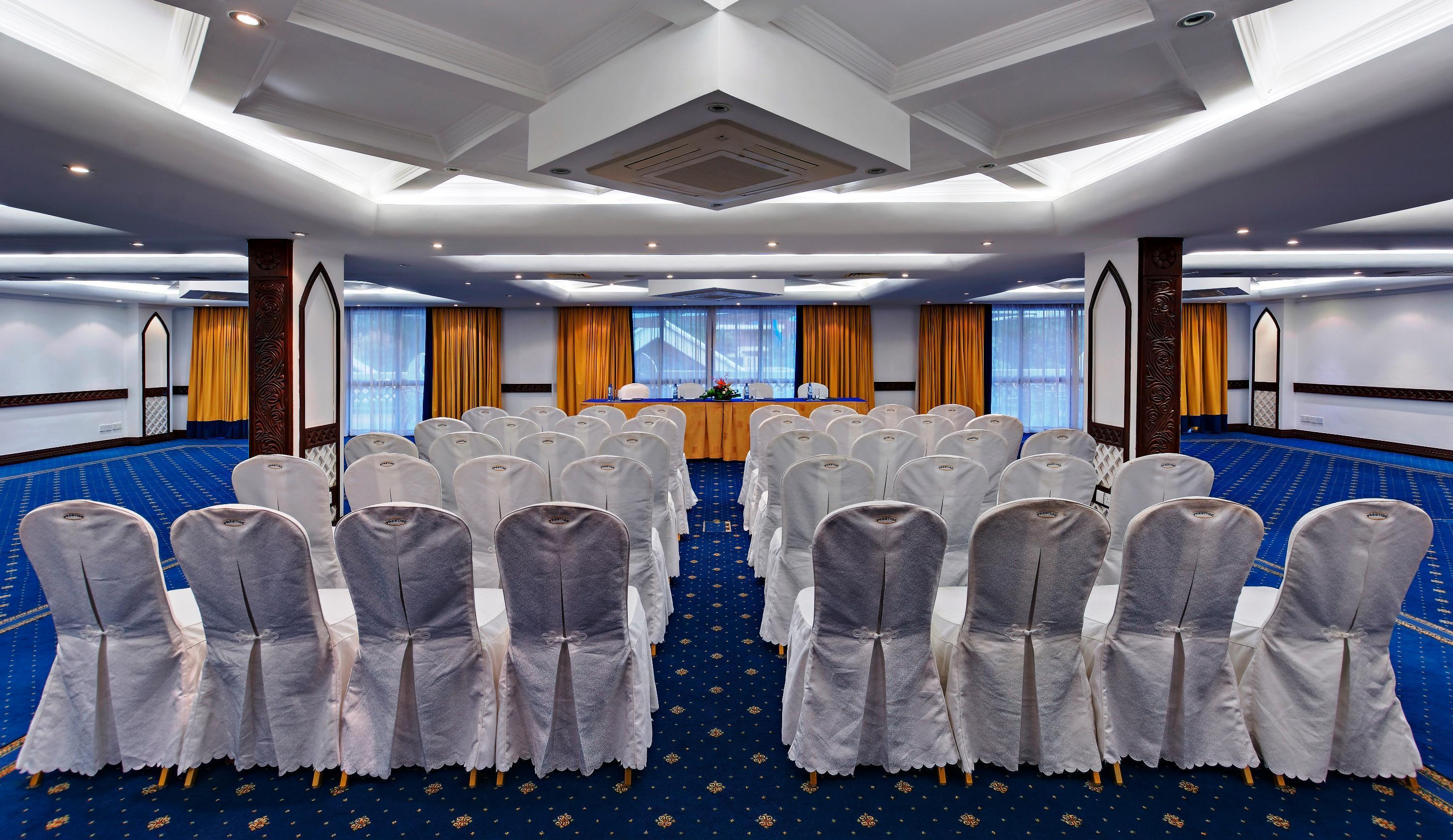 The Heron By Sarovar Portico India Hotel 4*
