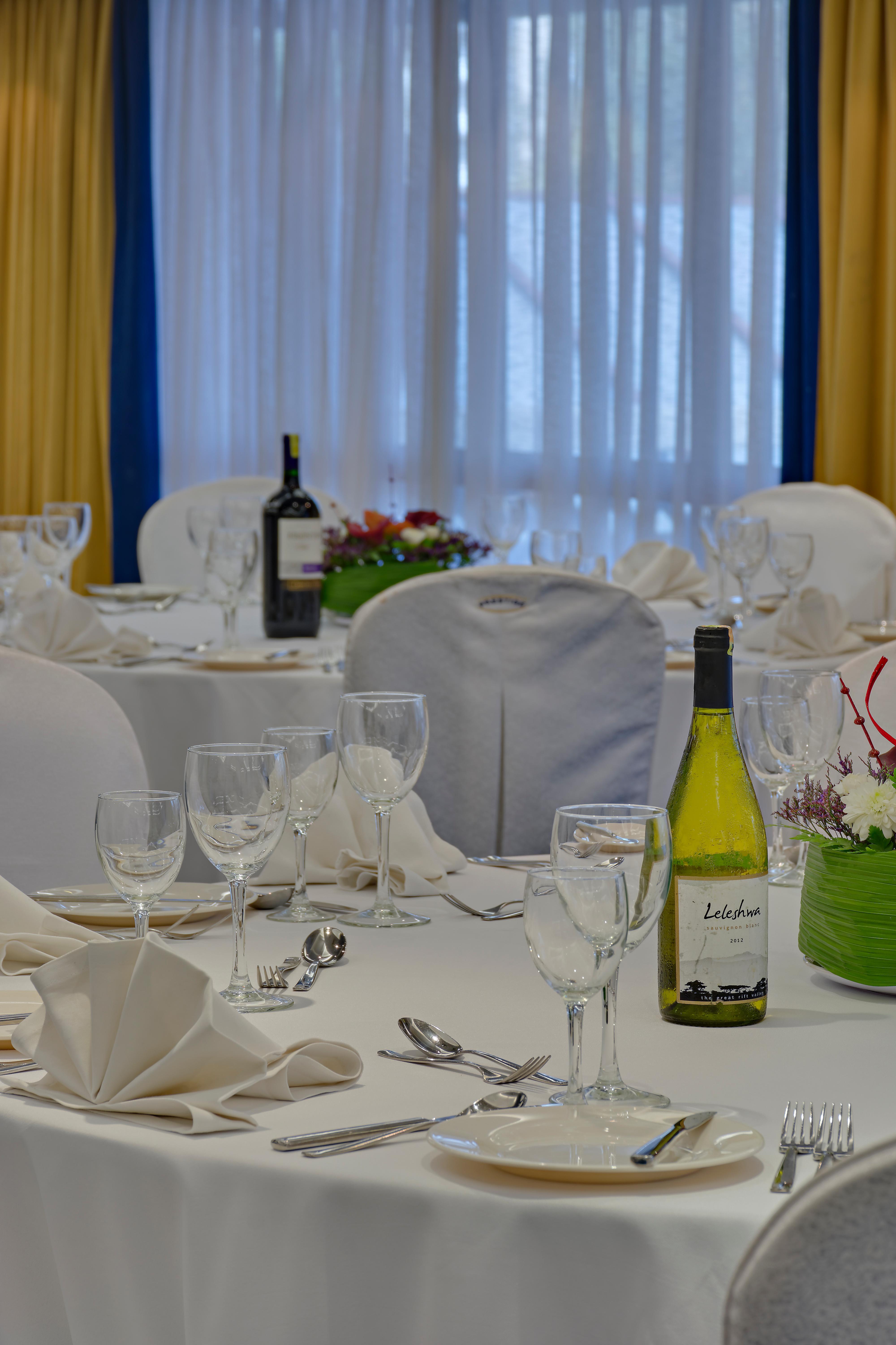 Hotel The Heron By Sarovar Portico India