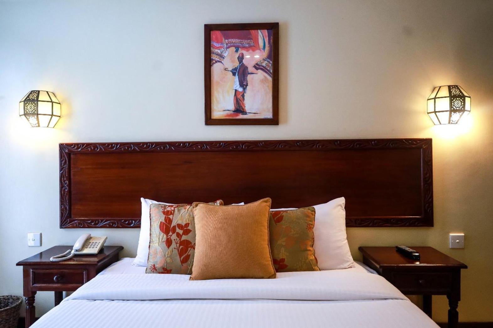 Hotel The Heron By Sarovar Portico India 4*