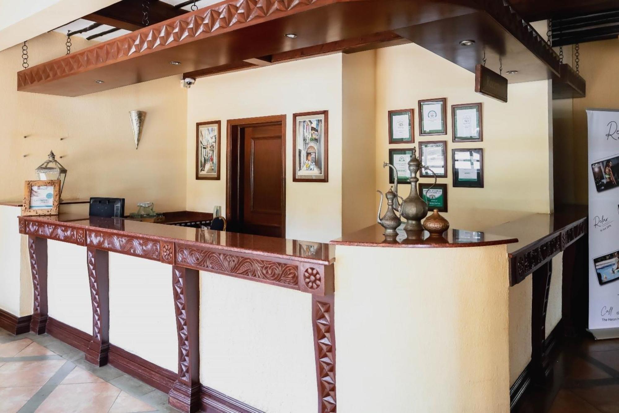 Hotel The Heron By Sarovar Portico India
