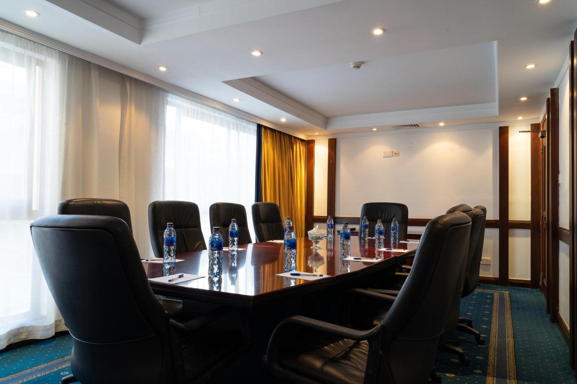 The Heron By Sarovar Portico India Hotel 4*