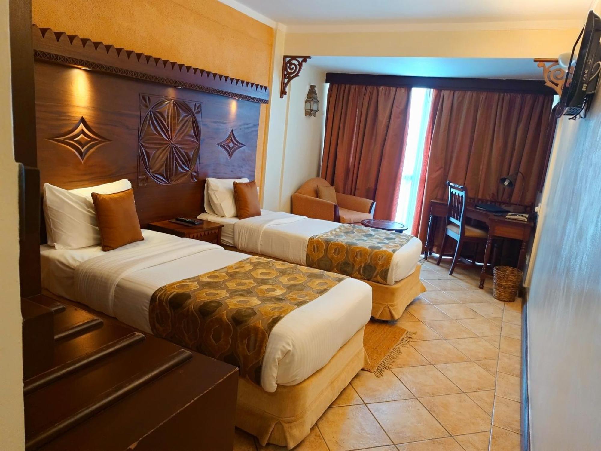 Hotel The Heron By Sarovar Portico India