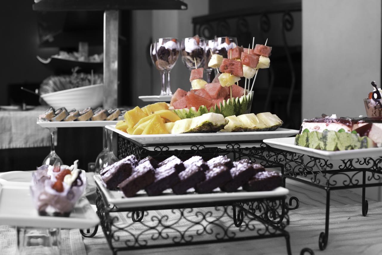 The Heron By Sarovar Portico India Hotel